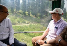 Omar Abdullah leads resumption of gondola operations at Gulmarg