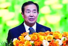 China promotes Xinjiang at trade forum despite detention past