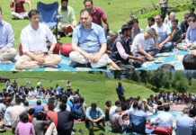 DC Shopian Presides over Block Diwas at Methwani Behak, Sarbal Devpora