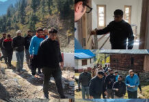 DC visits Border Village Kumkadi,reviews Winter Preparedness